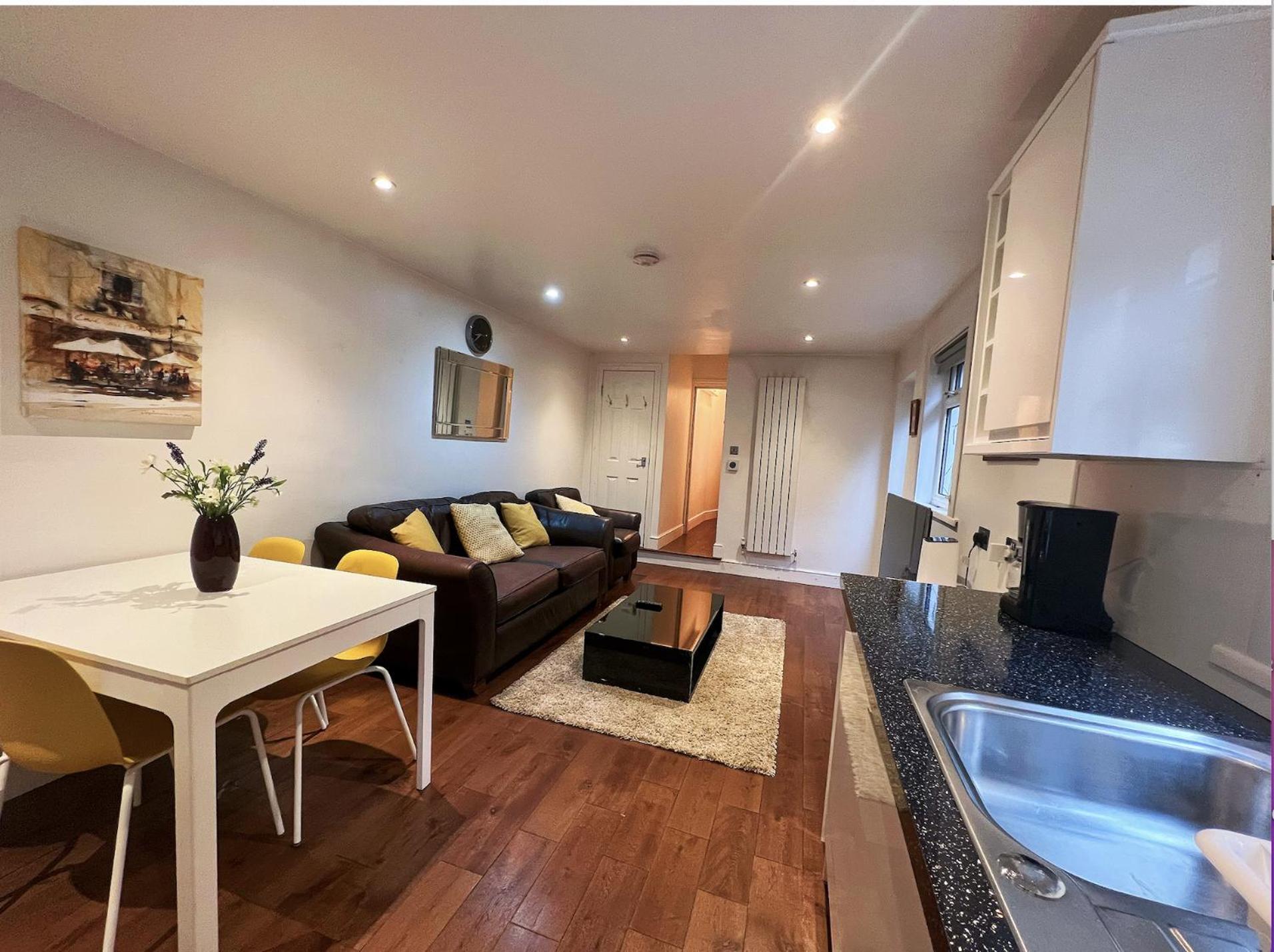 Lovely 2 Bedroom Garden Flat In London Bagian luar foto